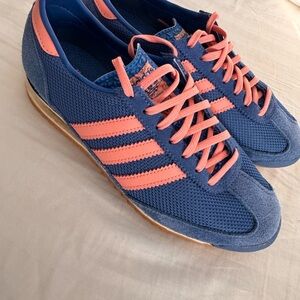 LIKE NEW Adidas Navy/Pink Shoes Men 7.5